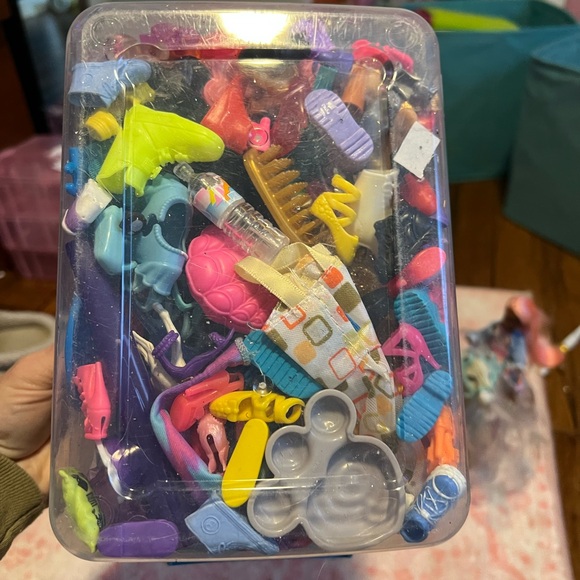 Barbie’s Set - Picture 2 of 4